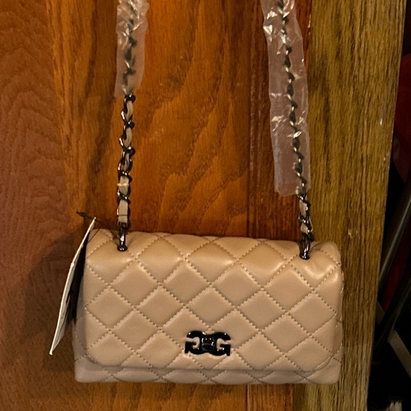 Gilda Paris Handbags - Elegant Taupe Quilted Crossbody Bag